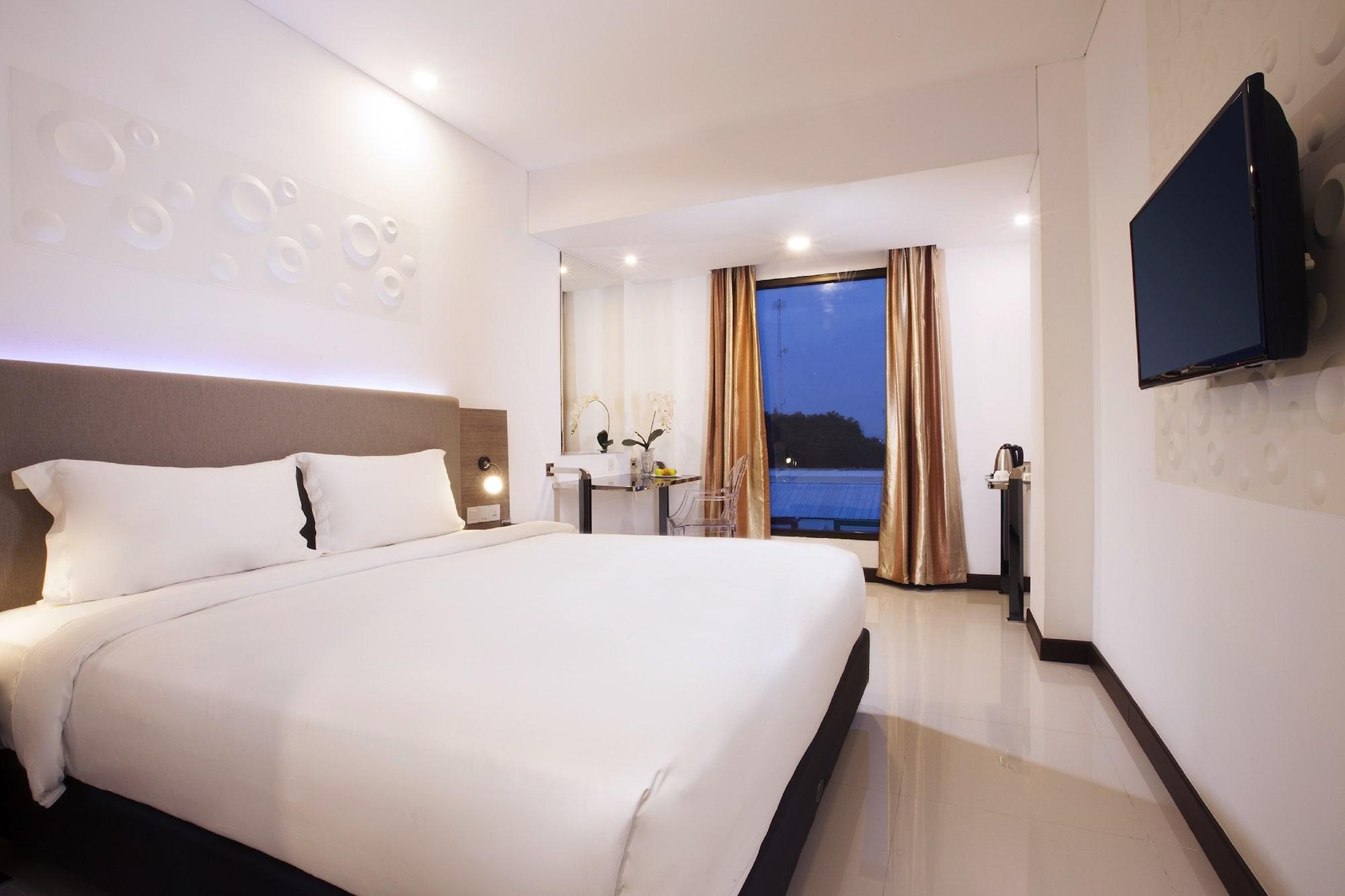 Verse Hotel Cirebon Eksteriør billede