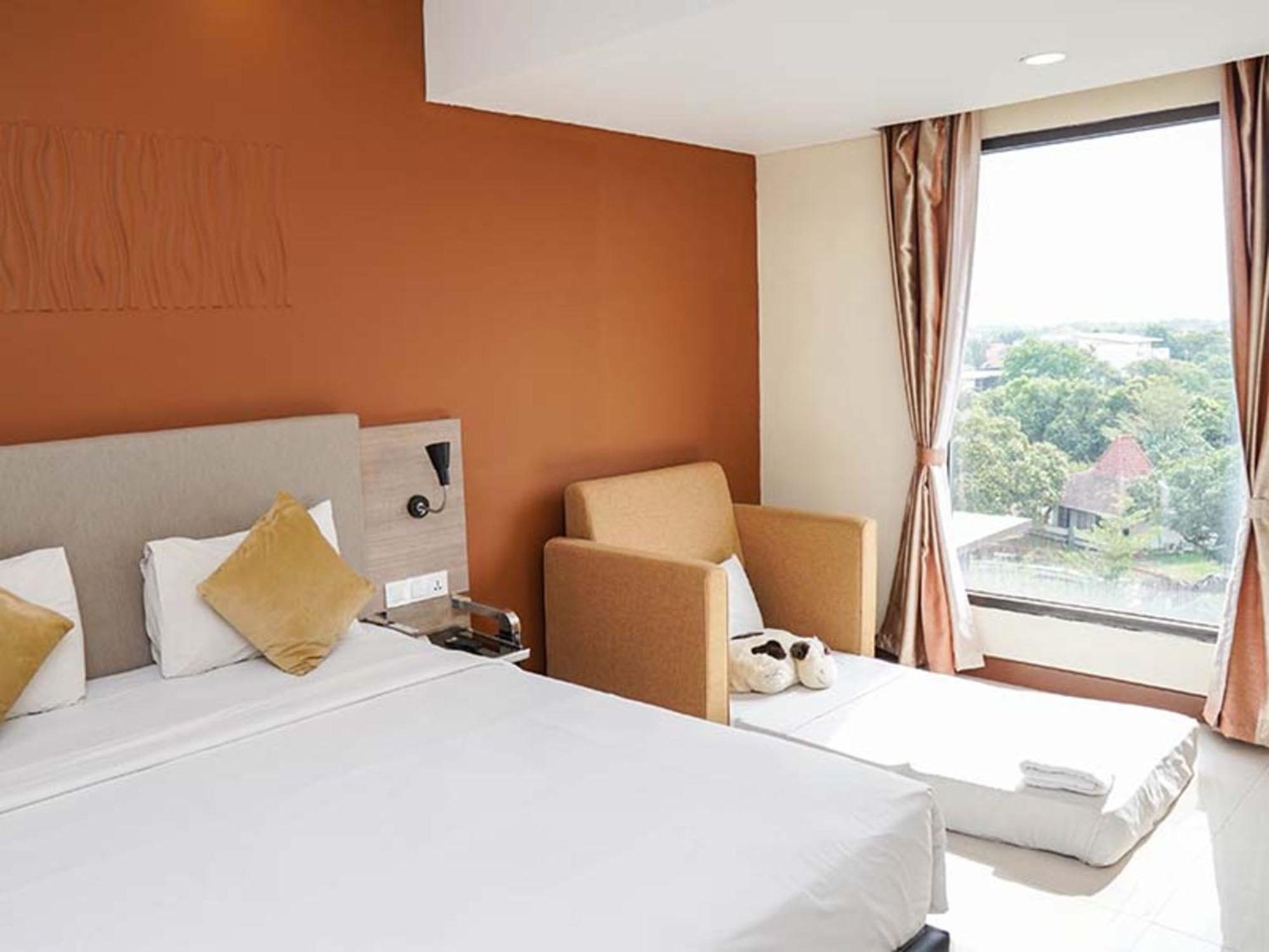 Verse Hotel Cirebon Eksteriør billede