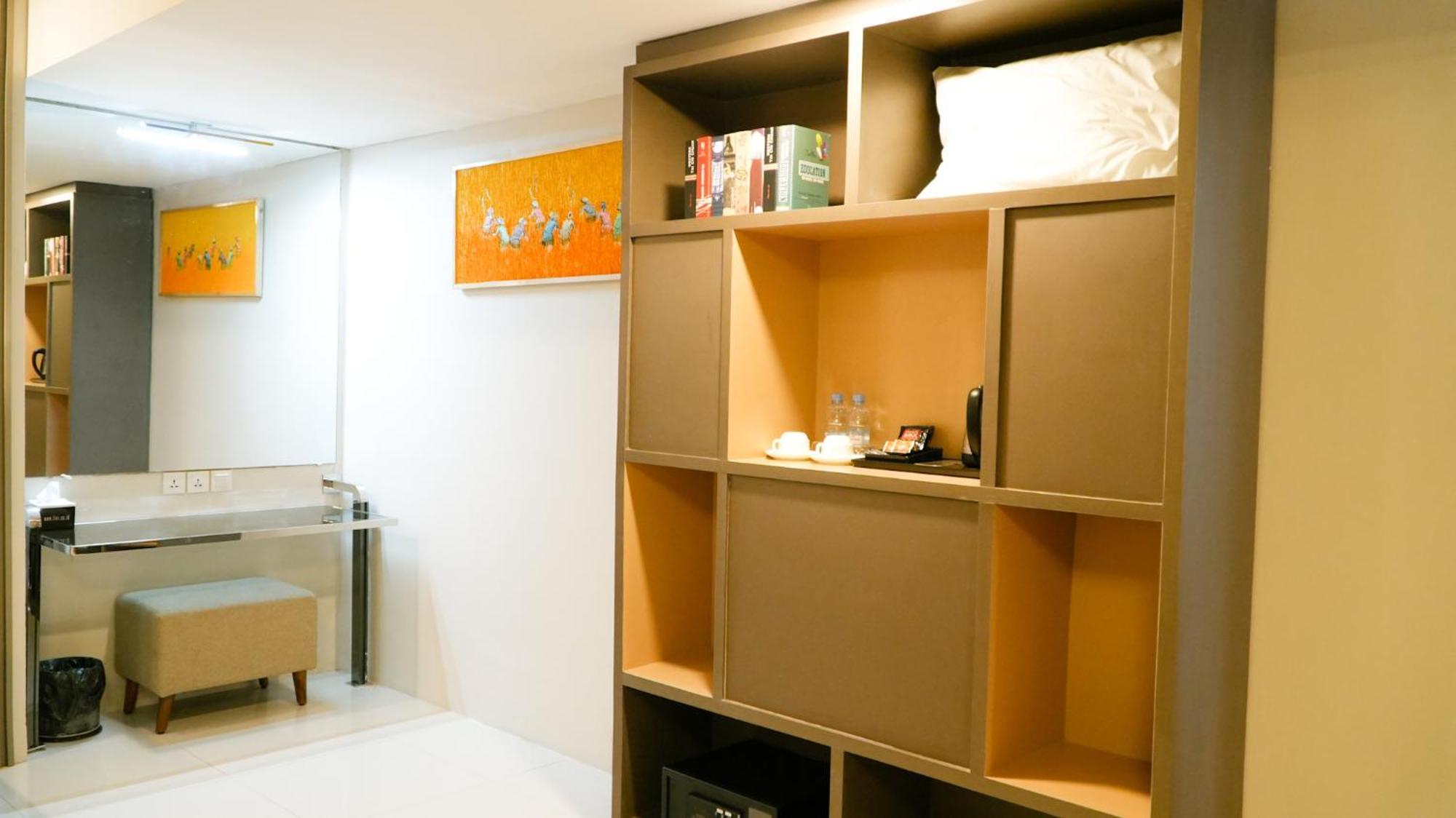 Verse Hotel Cirebon Eksteriør billede