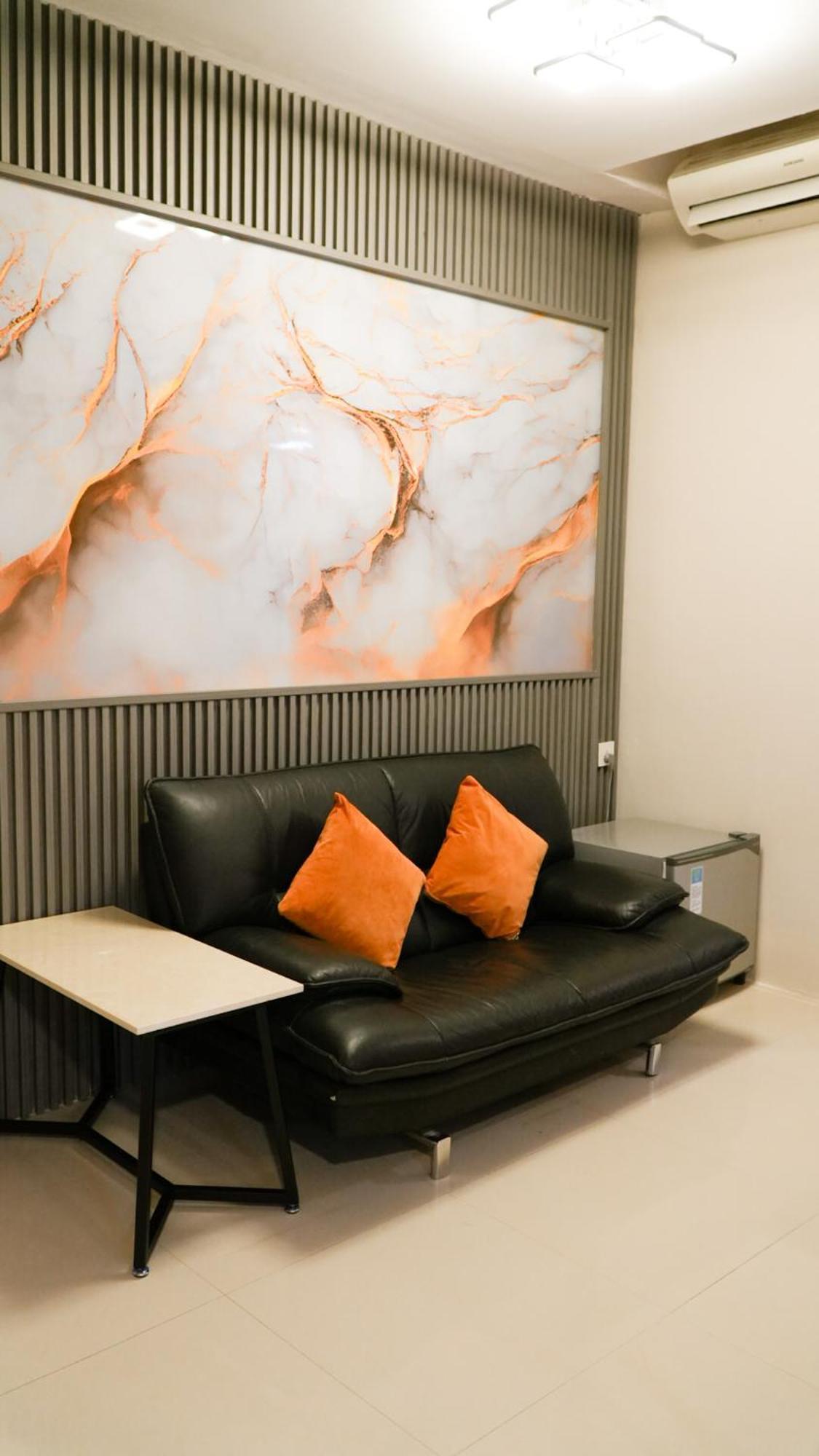 Verse Hotel Cirebon Eksteriør billede