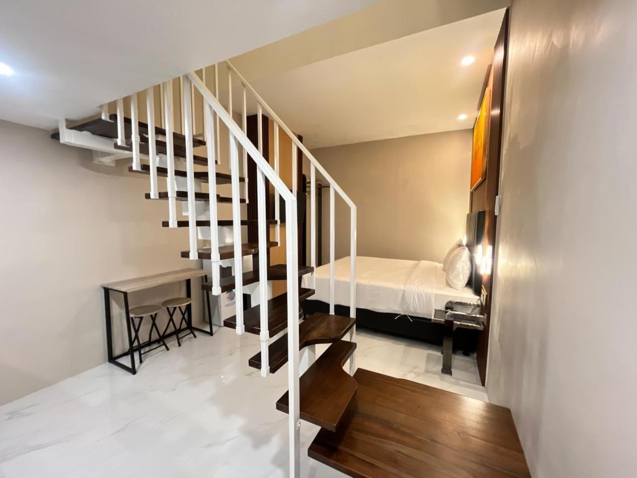 Verse Hotel Cirebon Eksteriør billede