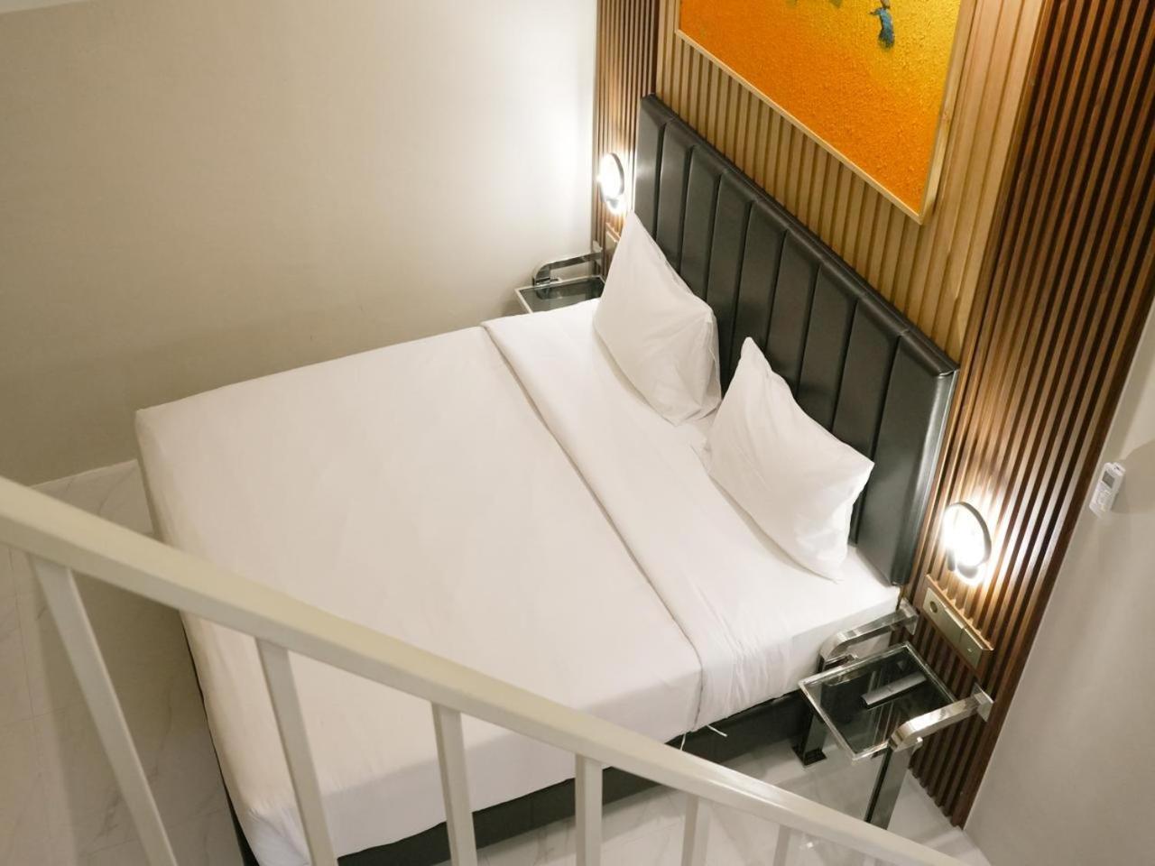 Verse Hotel Cirebon Eksteriør billede