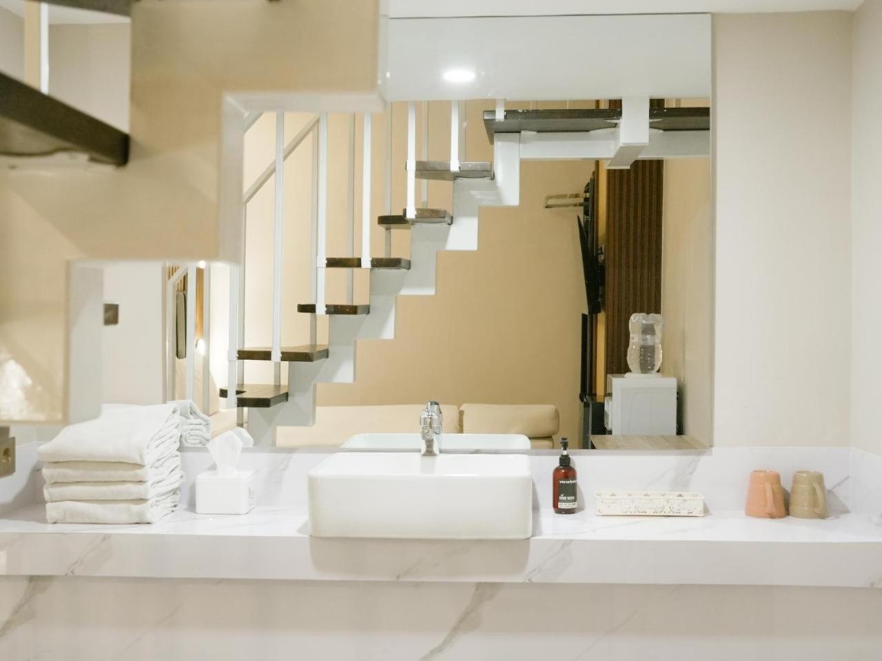 Verse Hotel Cirebon Eksteriør billede