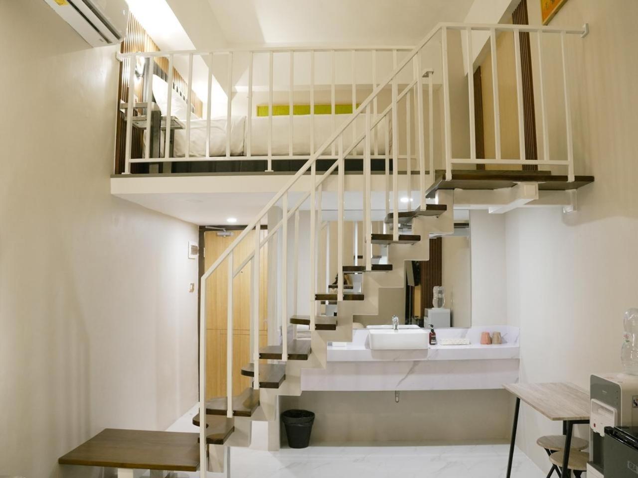 Verse Hotel Cirebon Eksteriør billede