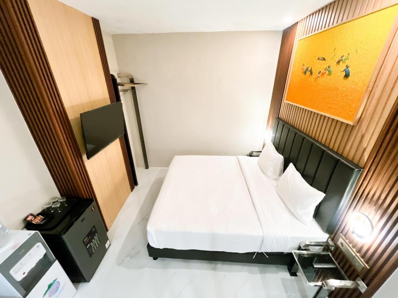 Verse Hotel Cirebon Eksteriør billede