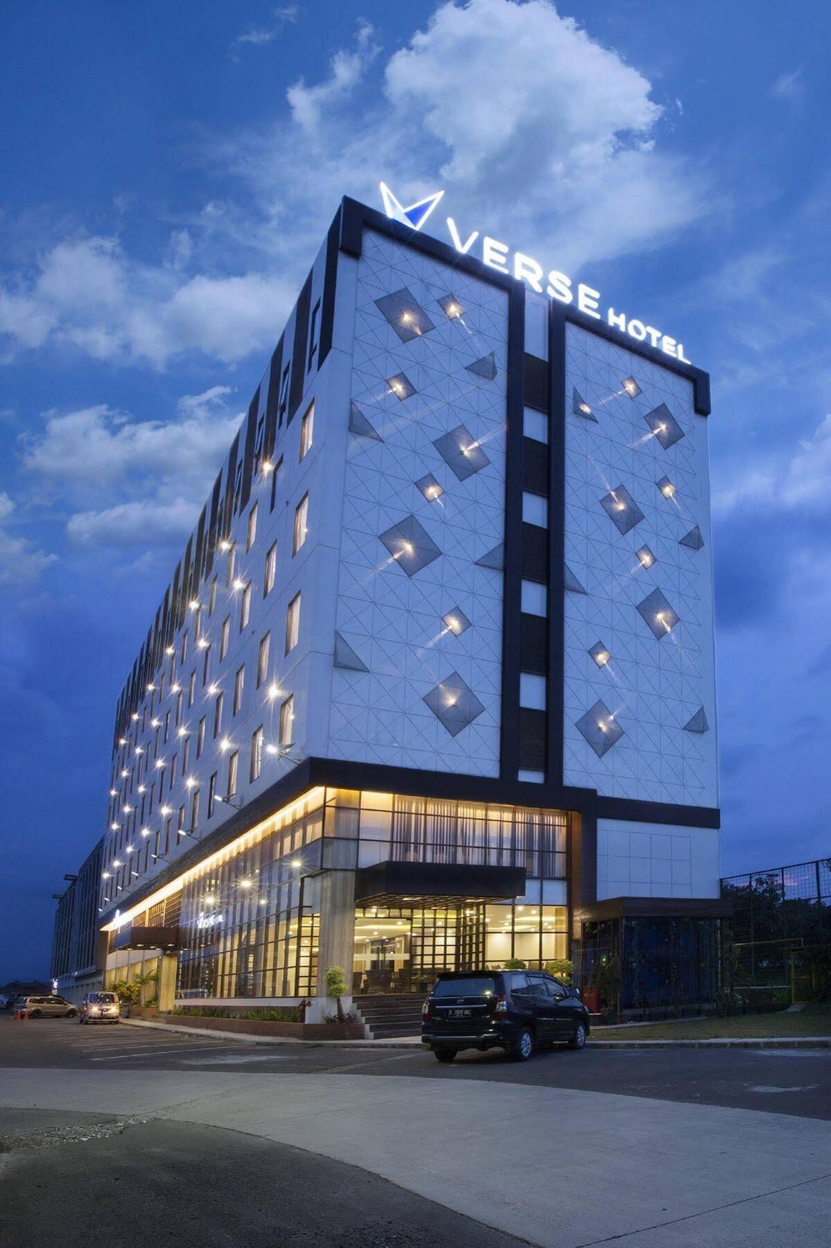 Verse Hotel Cirebon Eksteriør billede